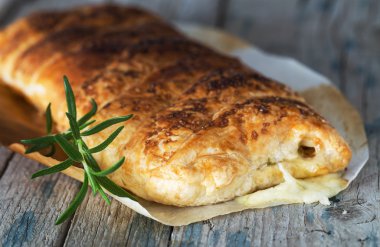 Jambon ve peynir içinde lezzetli ekmek