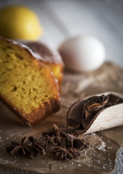 Délicieux petit déjeuner sur la table — Photo