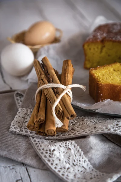 Délicieux petit déjeuner sur la table — Photo