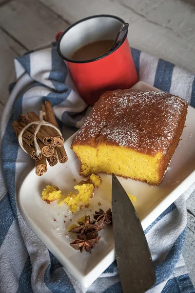 Délicieux petit déjeuner sur la table — Photo