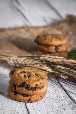 Çikolatalı kurabiye rustik ahşap tablo