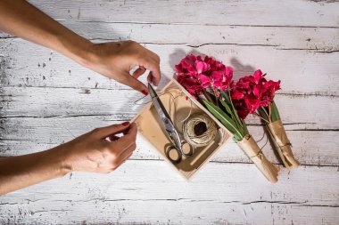 Eller kadın yapma buketleri