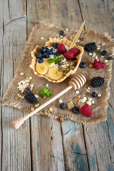 Домашній антиоксидант smoie літні фрукти і зернові — стокове фото