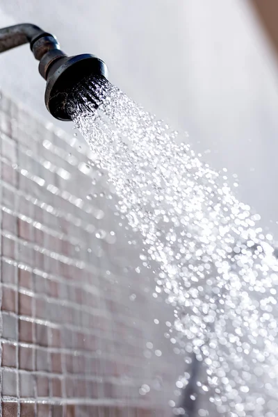 Dusche im Pool — Stockfoto