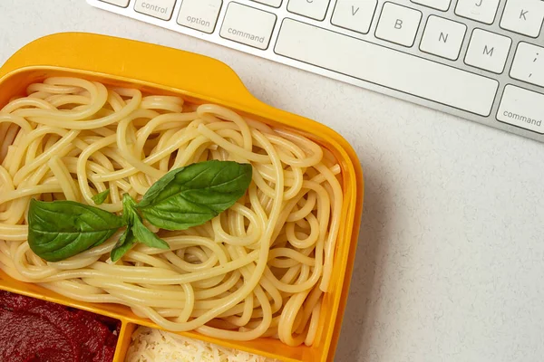 Alimentazione Sana Contenitori Plastica Pronti Mangiare Con Spaghetti Fatti Casa — Foto Stock