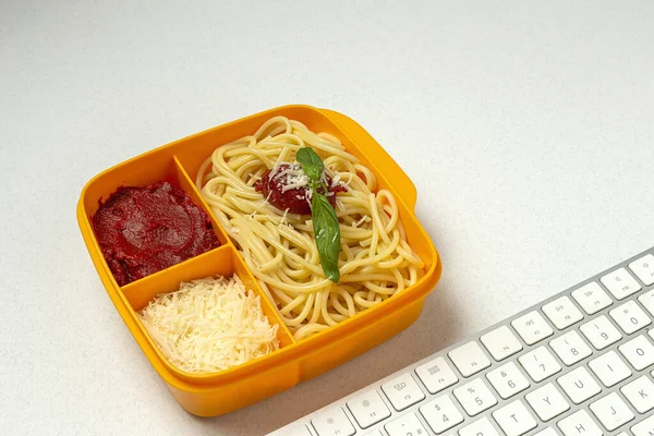 Comida Saludable Recipientes Plástico Listos Para Comer Con Espaguetis Caseros — Foto de Stock