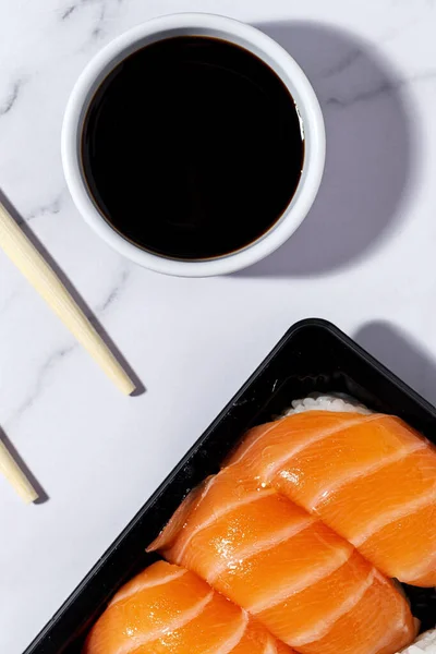 Concepto Comida Japonesa Sushi Surtido Llevar Box —  Fotos de Stock