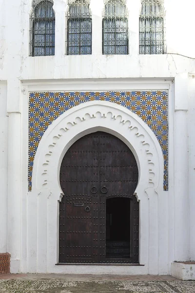 Dettagli Architettura Araba Nella Vecchia Medina Tangeri Finestre Porte Case — Foto Stock