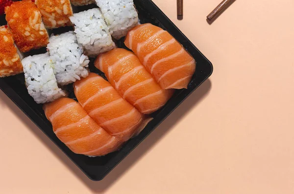 Concepto Comida Japonesa Sushi Surtido Llevar Box —  Fotos de Stock