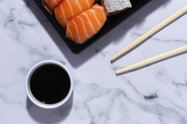 Concepto Comida Japonesa Sushi Surtido Llevar Box —  Fotos de Stock