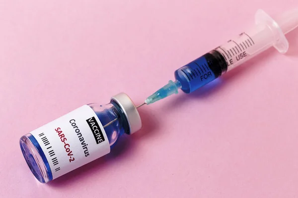 Transparante Glazen Injectieflacons Met Test Covid Vaccin Met Spuiten Kleurrijke — Stockfoto