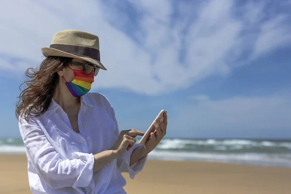 Middle Aged Lesbian Woman Beach Face Mask Lgbt Colors — Stock Photo, Image