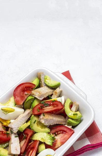 Gesundes Huhn Avocado Und Tomatensalat Mit Olivenöl Veganes Lebensmittelkonzept Gesunde — Stockfoto