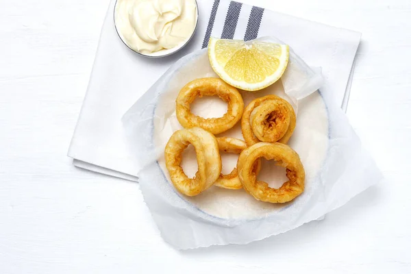 Bläckfisksmörgåsar Med Majonnäs Sås Och Citron Typisk Spansk Mat Bocadillo — Stockfoto