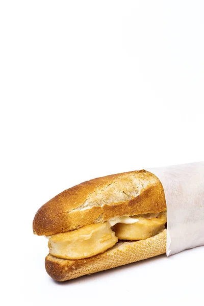 Sandwichs Aux Anneaux Calmar Avec Sauce Mayonnaise Citron Nourriture Typiquement — Photo