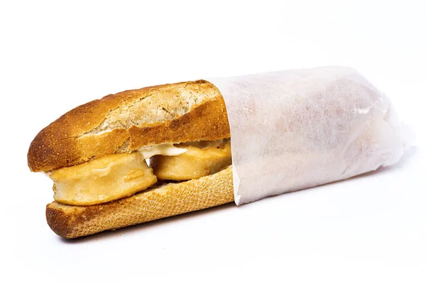 Sandwichs Aux Anneaux Calmar Avec Sauce Mayonnaise Citron Nourriture Typiquement — Photo