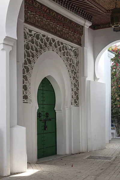 Eski Medine 'deki Arap mimarisi. Sokaklar, kapılar, pencereler, detaylar. Tanca, Fas