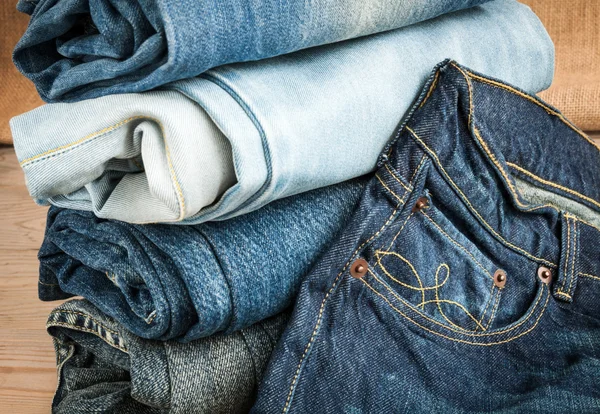 Blauwe jeans — Stockfoto