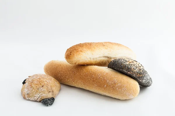 Sammensetning av flere brød isolert på hvit bakgrunn – stockfoto