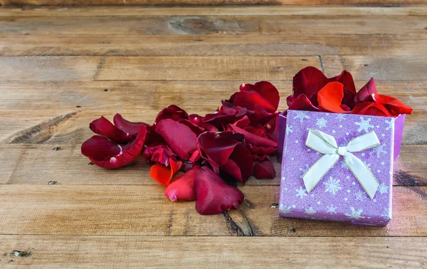 Corazones y flores para el Día de San Valentín — Foto de Stock