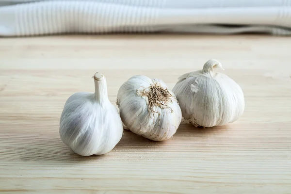 Composition of purple garlic with parsley — Stock Photo, Image