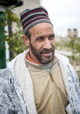 Arap adam onun her zamanki kostüm