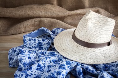 Erkekler için çeşitli giysi ve aksesuar seti