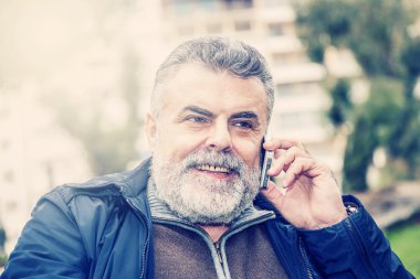 Evet çekici sakallı adam