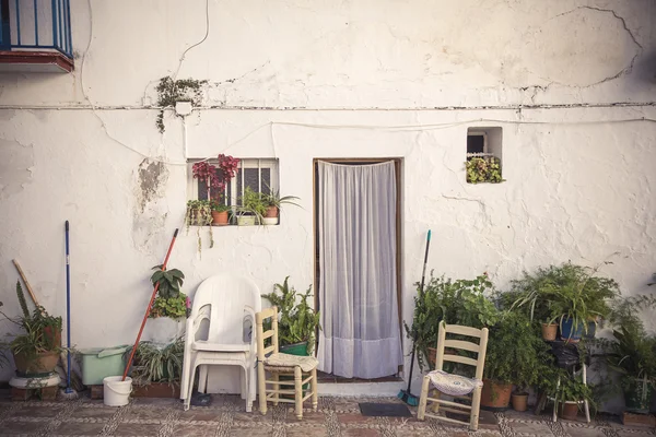 Dorpen van Andalusië met bloemen in de straten — Stockfoto