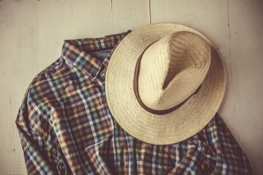 Erkekler için çeşitli giysi ve aksesuar seti
