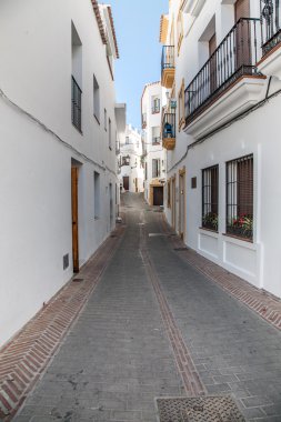 Andalucia köyleri çiçekli sokaklarda