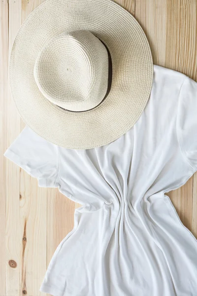 Conjunto de várias roupas e acessórios para mulheres — Fotografia de Stock