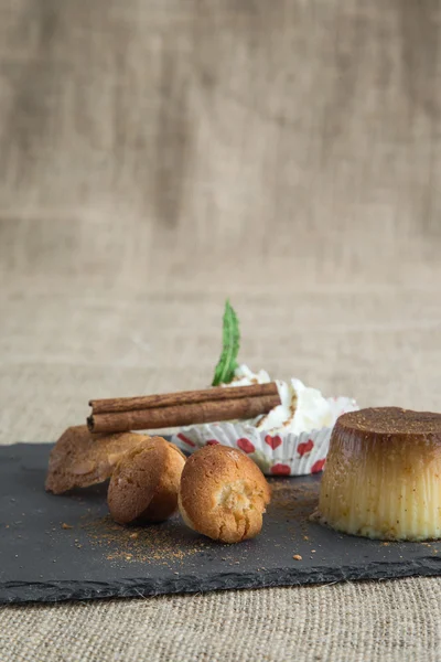 Flan di cannella e caramello — Foto Stock