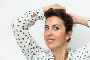 çekici orta yaşlı bir kadın