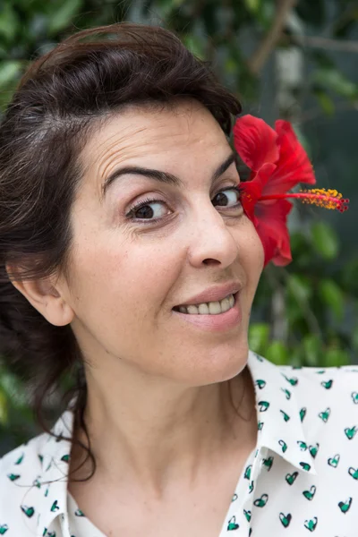 Aantrekkelijke middelbare leeftijd vrouw — Stockfoto