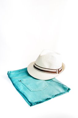 Çeşitli giysi ve aksesuarları kümesi üzerinde WHI izole kadın için