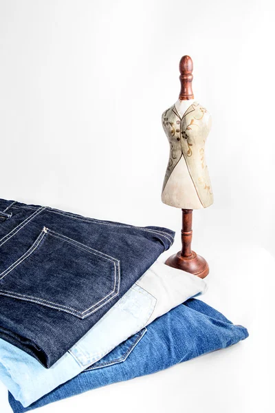 Set van verschillende kleding en accessoires voor mannen geïsoleerd op wit — Stockfoto