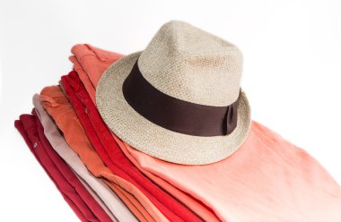 Çeşitli giysi ve aksesuarları kümesi üzerinde WHI izole kadın için