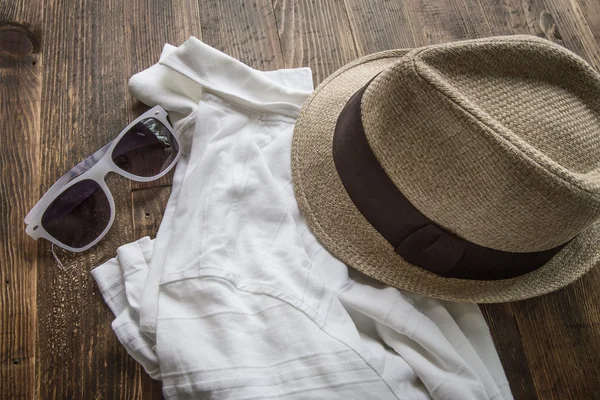 Conjunto de várias roupas e acessórios para mulheres — Fotografia de Stock