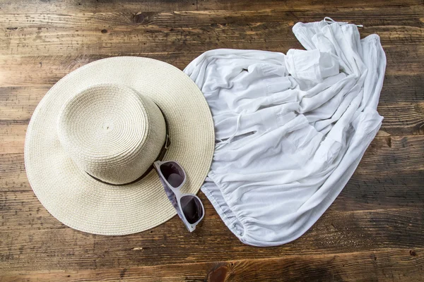 Conjunto de várias roupas e acessórios para mulheres — Fotografia de Stock