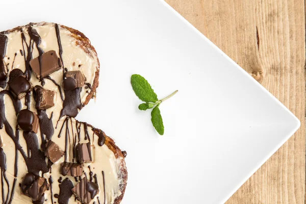 Palmera cor de biscoito em madeira — Fotografia de Stock