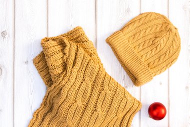 Erkekler için çeşitli giysi ve aksesuar seti