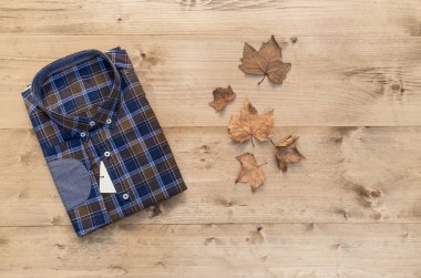 Erkekler için çeşitli giysi ve aksesuar seti