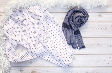 Erkekler için çeşitli giysi ve aksesuar seti