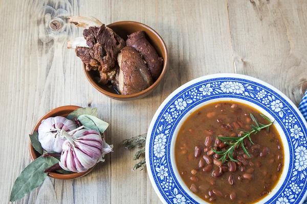 Guisado espanhol tradicional de feijão — Fotografia de Stock