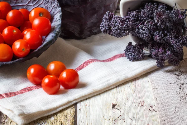 Healthy Fresh small tomatoes — Stock Photo, Image