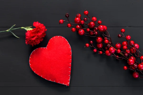 Valentines day with hearts and red flowers — Stock Photo, Image