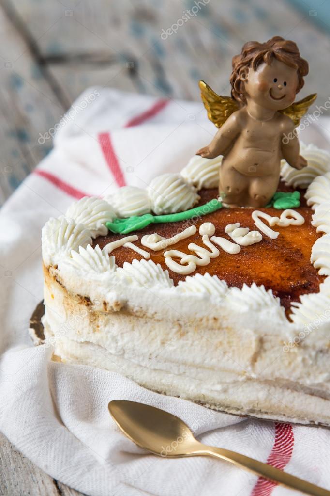 Gateau Avec Sourire Ange En Forme De Coeur Photographie Eduardolopezcoronado C