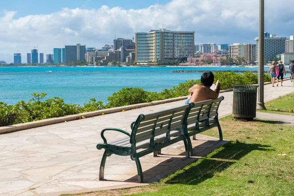 Repos à la plage de Waikiki — Photo