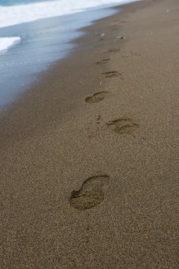 Footorint kum üzerinde